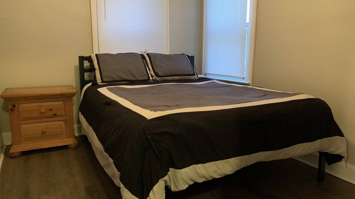 Indianapolis House | Cozy 1 Bedroom House, Free Parking, Highway Access