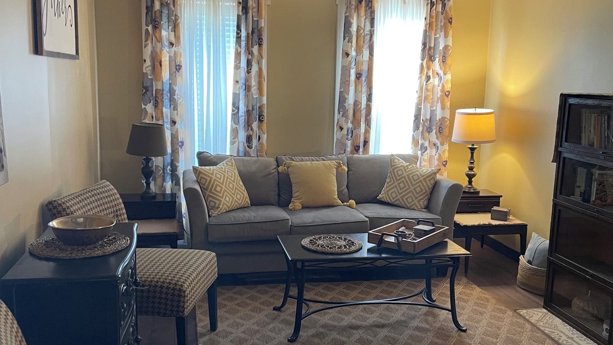 Near Eastside House | Cozy 1-bedroom house in lovely Indianapolis with WiFi, AC