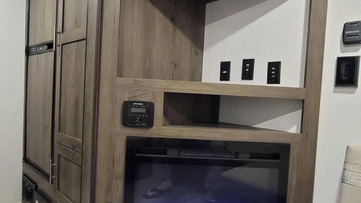 Shelby House | Cozy 1-bedroom mobile Camper Trailer home with WiFi and AC in Pleasant Shelby