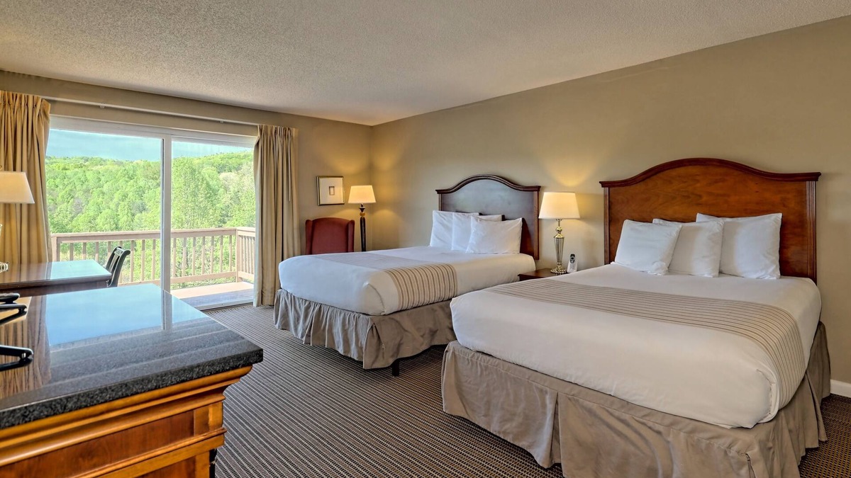 Clayton Condo | Cozy 1-Bedroom Retreat with Mountain Views in Clayton, GA