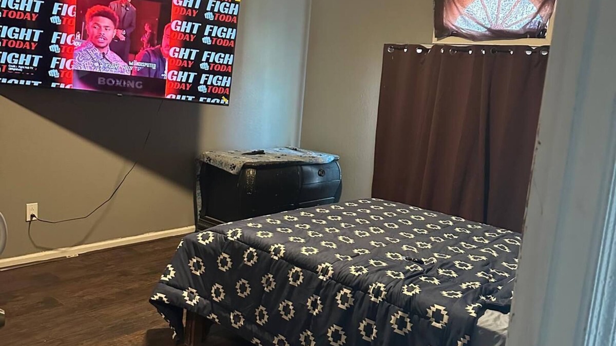 Norfolk - Virginia Beach House | Cozy 1-bedroom townhome in awesome Virginia Beach with WiFi, AC. The shared home