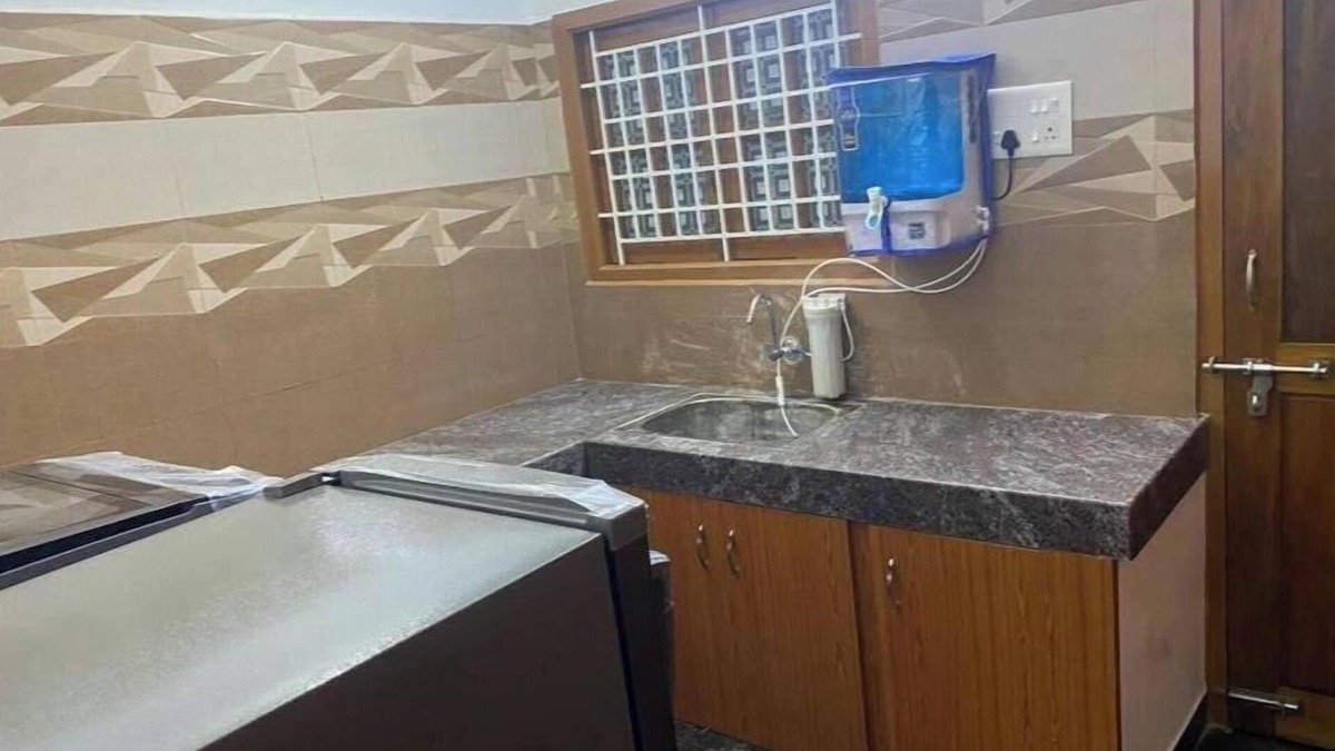 Dindigul House | Cozy 1-bedroom with AC and WiFi in peaceful Dindigul/Mymoon service apartment