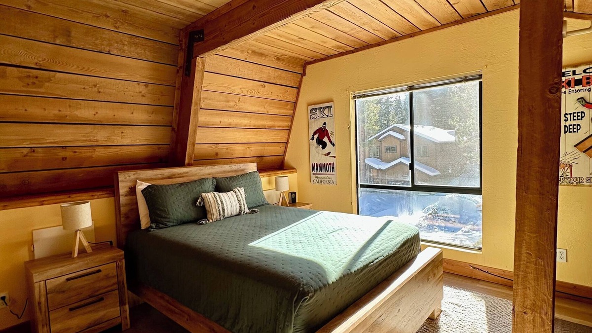 Majestic Pines Condo | Cozy 1 BR+ Large Loft, 2-Bath – Freshly Remodeled & Ready for Your Adventure!