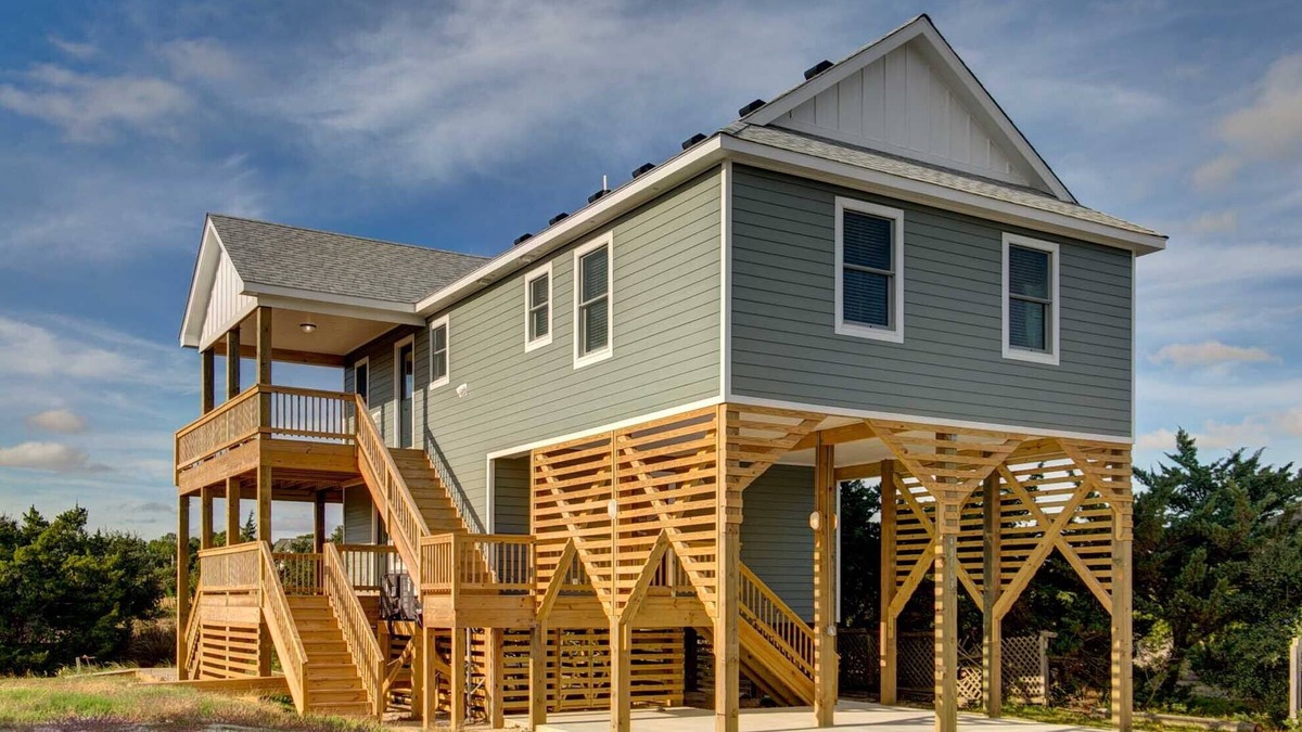 Koru Village House | Cozy 1 BRM+ in newly built house right on the canal.