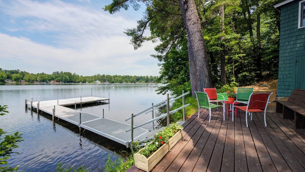 North Windham Cabin | Cozy 100-year-old Maine camp, steps to Little Sebago Lake