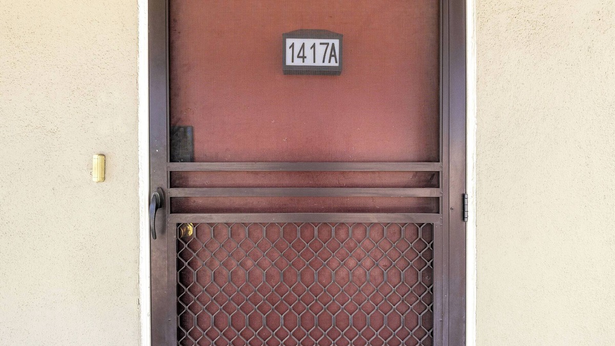 Alhambra Villa | Cozy 1B1b Downtown Retreat Balcony + Free Parking A