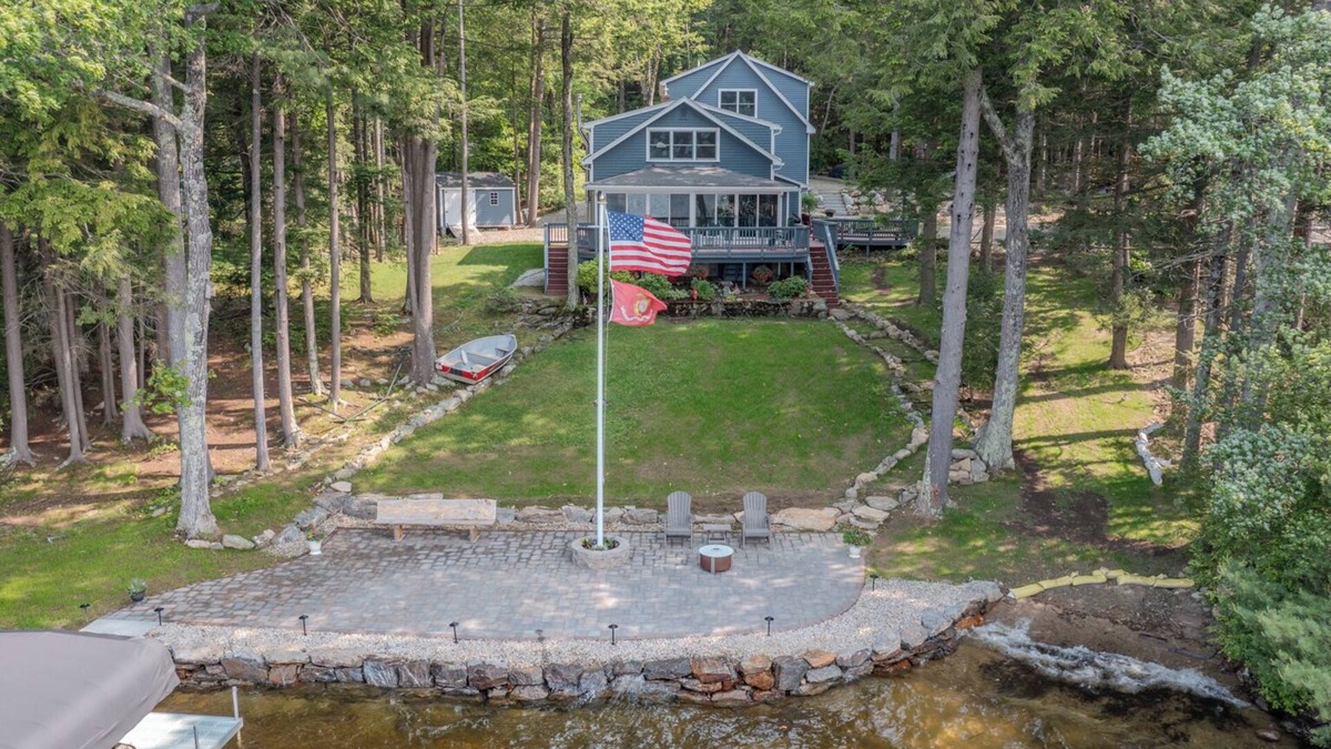 Strafford Apartment | Cozy 1BR Apartment on Bow Lake