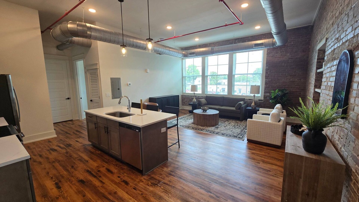 McMinnville Condo | Cozy 1BR condo in McMinnville, TN, perfect for couples or small families.