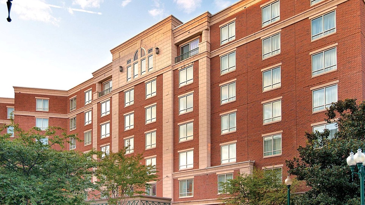 Old Town West Condo | Cozy 1BR Condo! Prime Old Town Alexandria Locationn