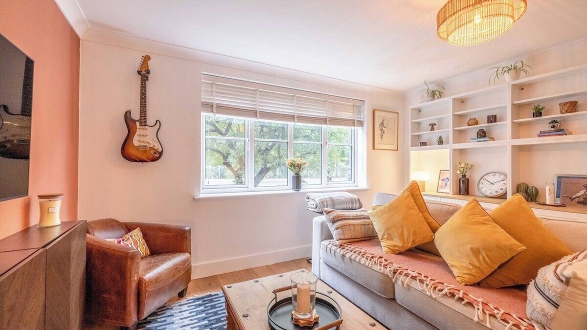 Ascot Apartment | Cozy 1BR Opposite Ascot Racecourse + Free Parking