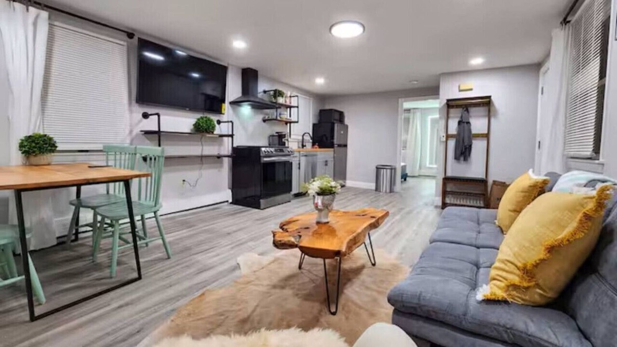 Revere House | Cozy 1BR Retreat Near Revere Beach & Boston