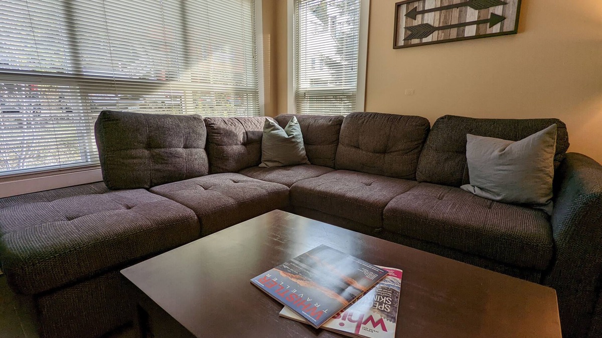 Whistler Creekside House | Cozy 1BR Walk to Gondola, Sleep 4, Free Parking