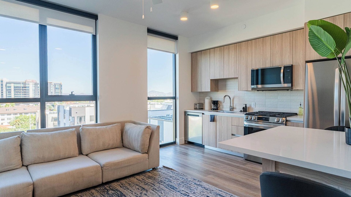 Evans Churchill Apartment | Cozy 1BR1BA w/Pool, Gym, Rooftop, Washer/Dryer