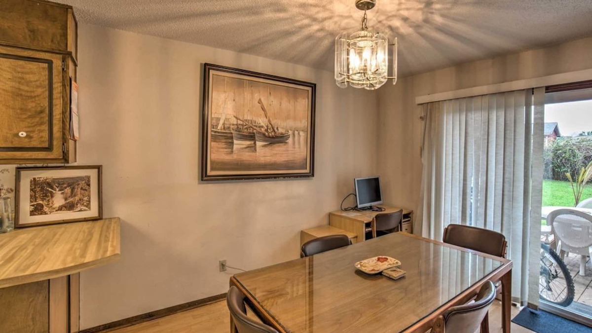 Northeast Pensacola Condo | Cozy 2/2.5 Queen Master Suite with private balcony gardenview