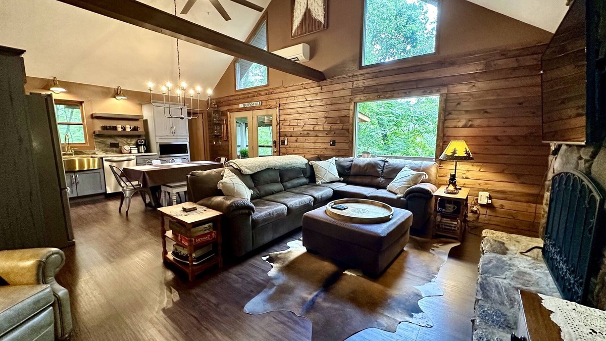 Burnsville House | Cozy 2 bed/2 bath cabin with loft -SLEEPS 8- only 10 minutes to Town Square!