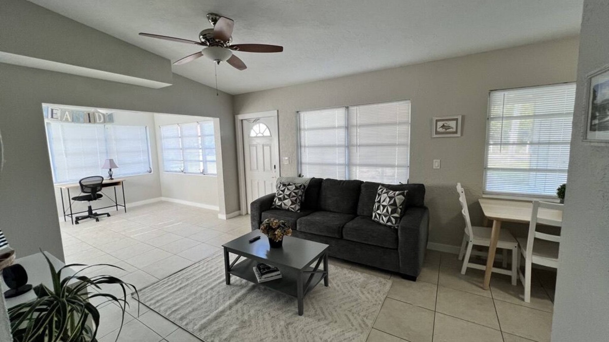 Bradenton Apartment | Cozy 2 bed short drive to Anna Maria Island