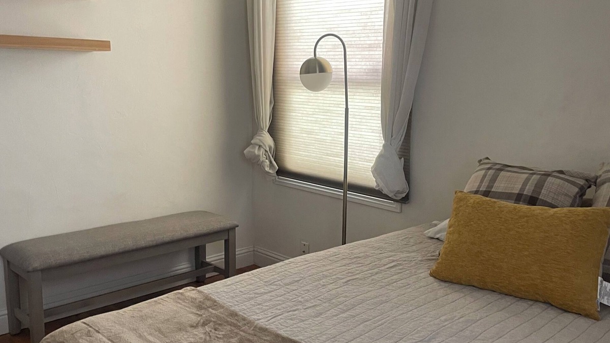Riviera - Westchester House | Cozy 2 bedrm house in charming downtown Bakersfield with AC, fitness area & more