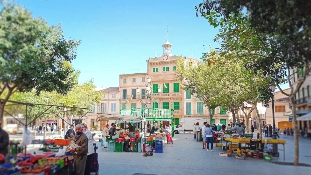 Son Antem Apartment | Cozy 2-bedroom apartment with WiFi, air-con and a rooftop terrace with bbq.