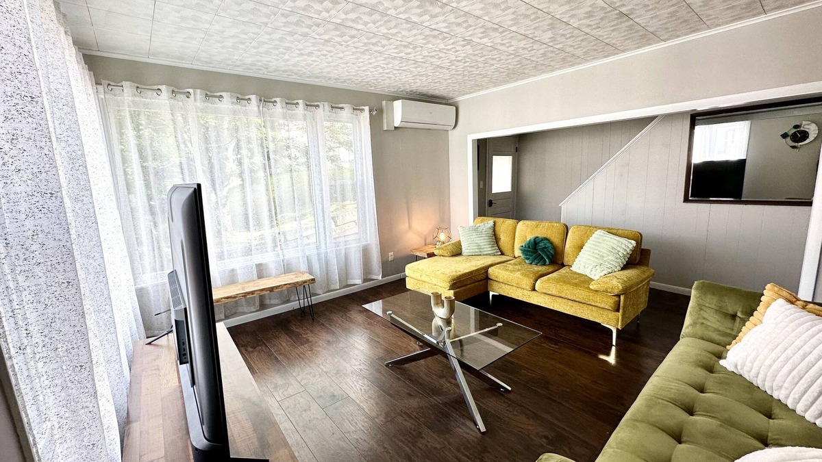 Biddeford Apartment | Cozy 2 Bedroom Apartment in Downtown Biddeford Pet-Friendly.