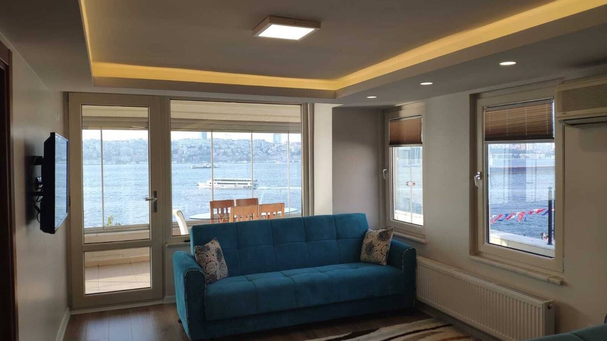 Uskudar Apartment | Cozy 2-bedroom apartment with Stunning Sea Views in enchanting Üsküdar, İstanbul