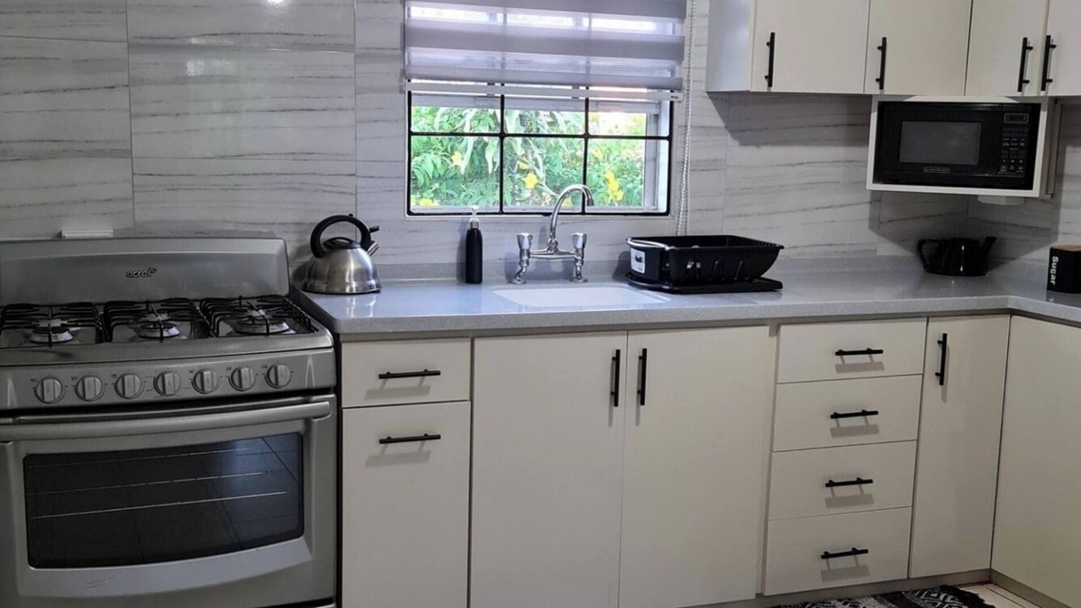 Welches Apartment | Cozy 2-bedroom apartment on Barbados South Coast, near the beach and attractions