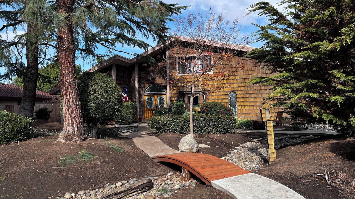 Raisin Apartment | Cozy 2-bedroom apartment in welcoming Fresno with AC, WiFi, next to Fresno State