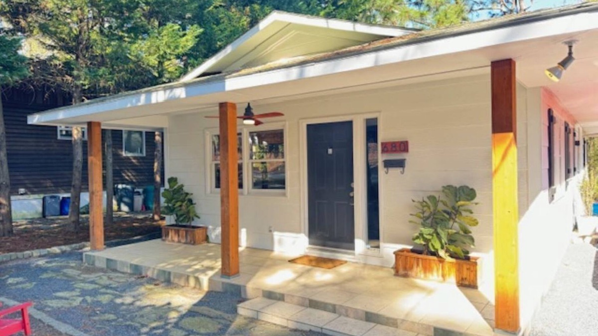 Southern Pines House | Cozy 2-bedroom bungalow with WiFi, AC in welcoming Southern Pines