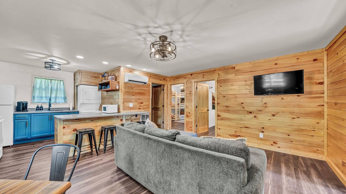 Wellington Cabin | Cozy 2-bedroom cabin in charming Wellington with Hot tub