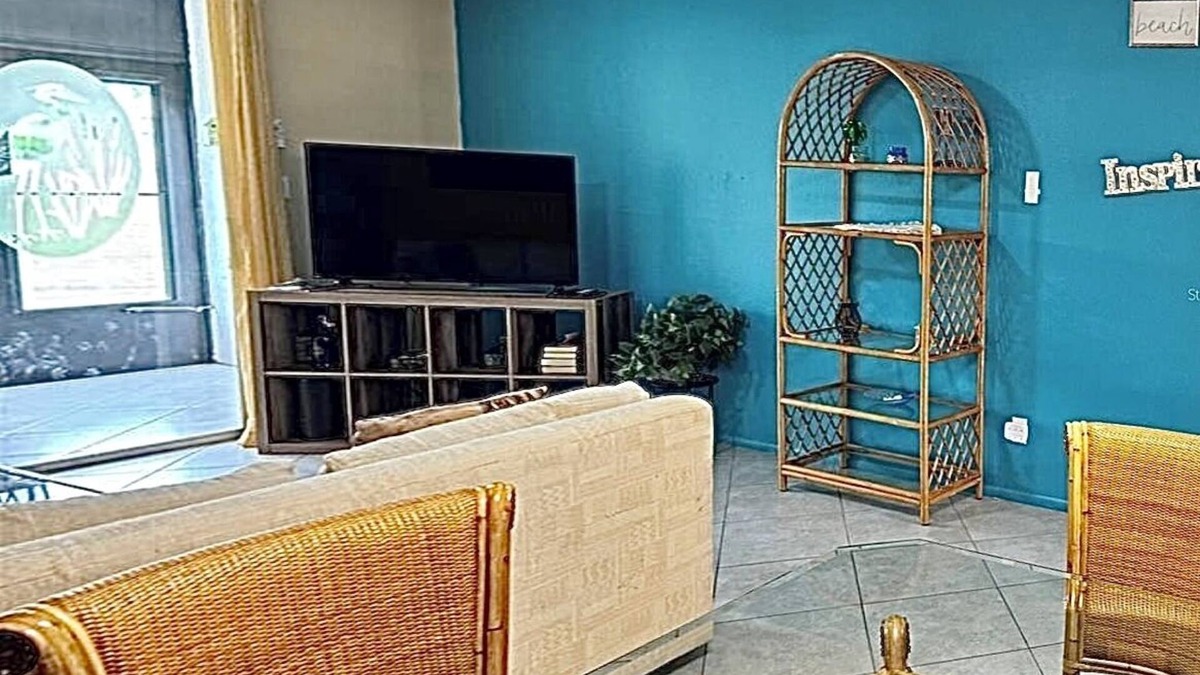 McGregor Condo | Cozy 2-bedroom condo in tranquil Fort Myers 15 minutes to Ft. Myers Beach
