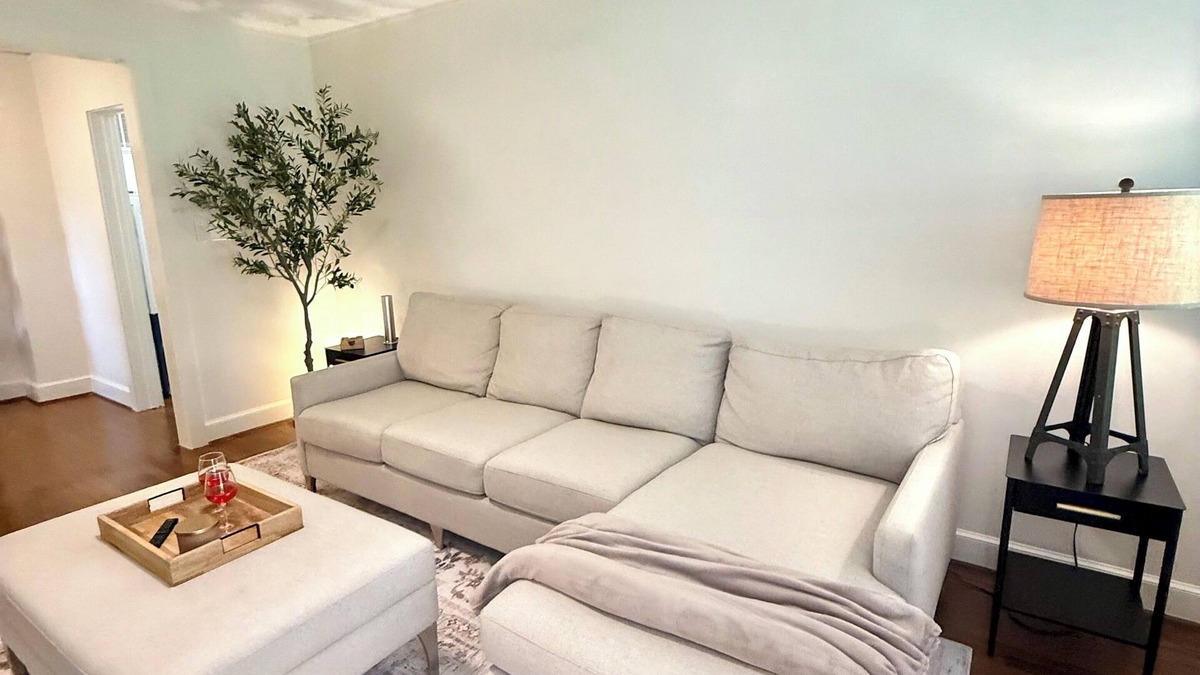 Greensboro Condo | Cozy 2-bedroom condo with WiFi, AC in fantastic Greensboro