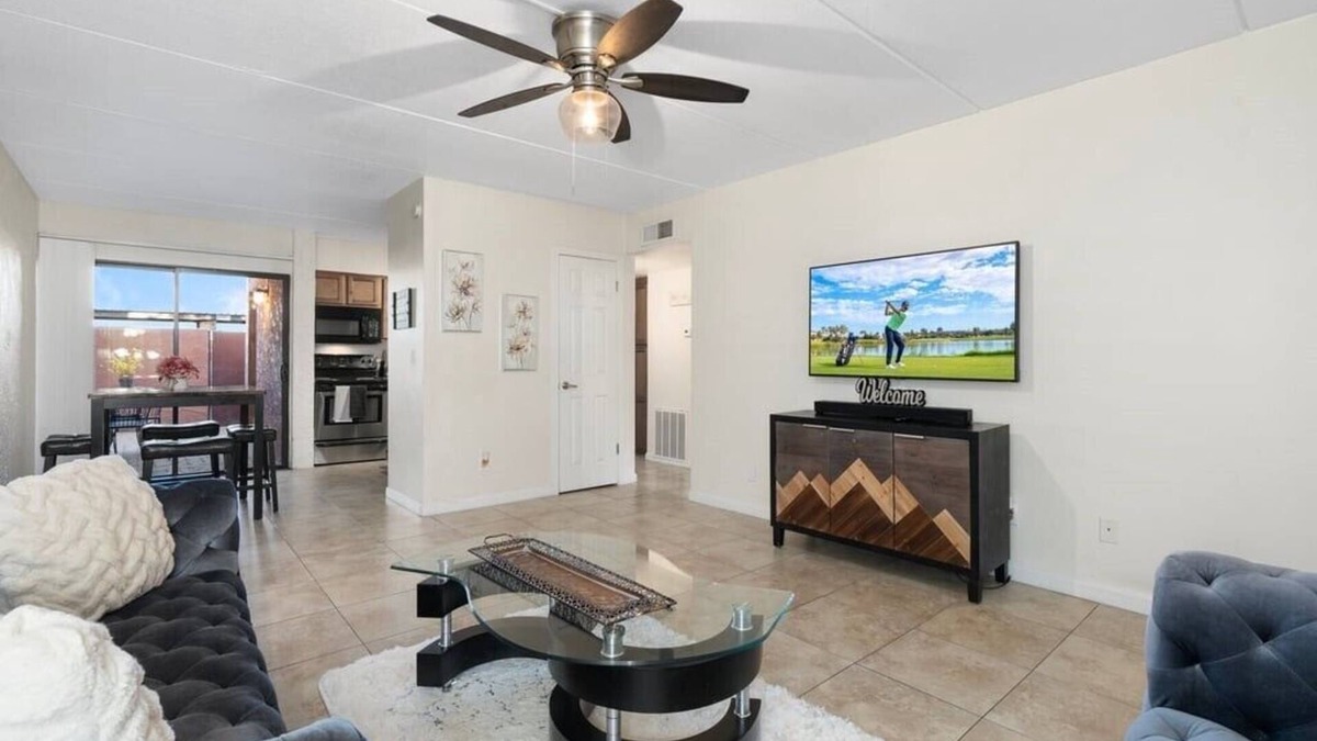 Papago Parkway Condo | Cozy 2-bedroom condo with AC in Prime Scottsdale