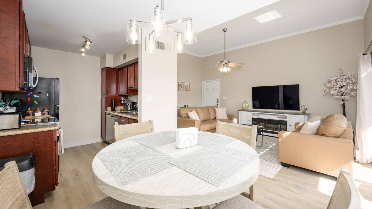 Scottsdale Estates Six Condo | Cozy 2-bedroom condo in lovely Scottsdale w/Pool View