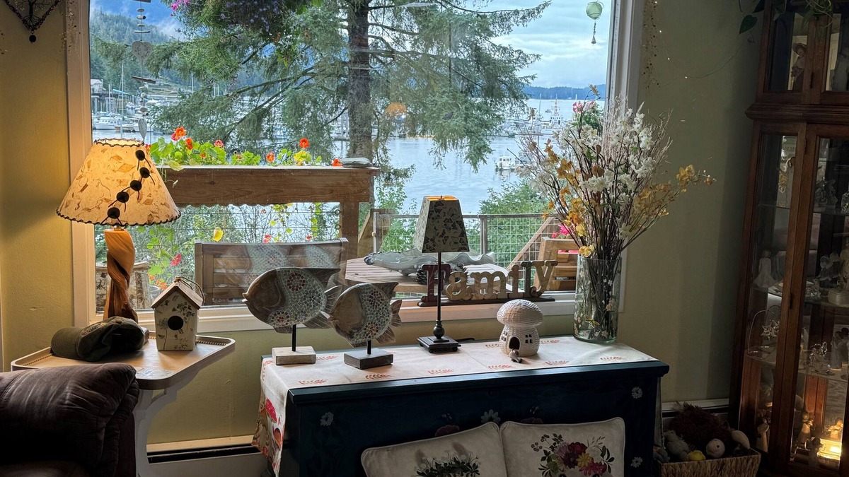 Juneau Condo | Cozy 2-bedroom condo with a terrific view in awesome Juneau Alaskannn