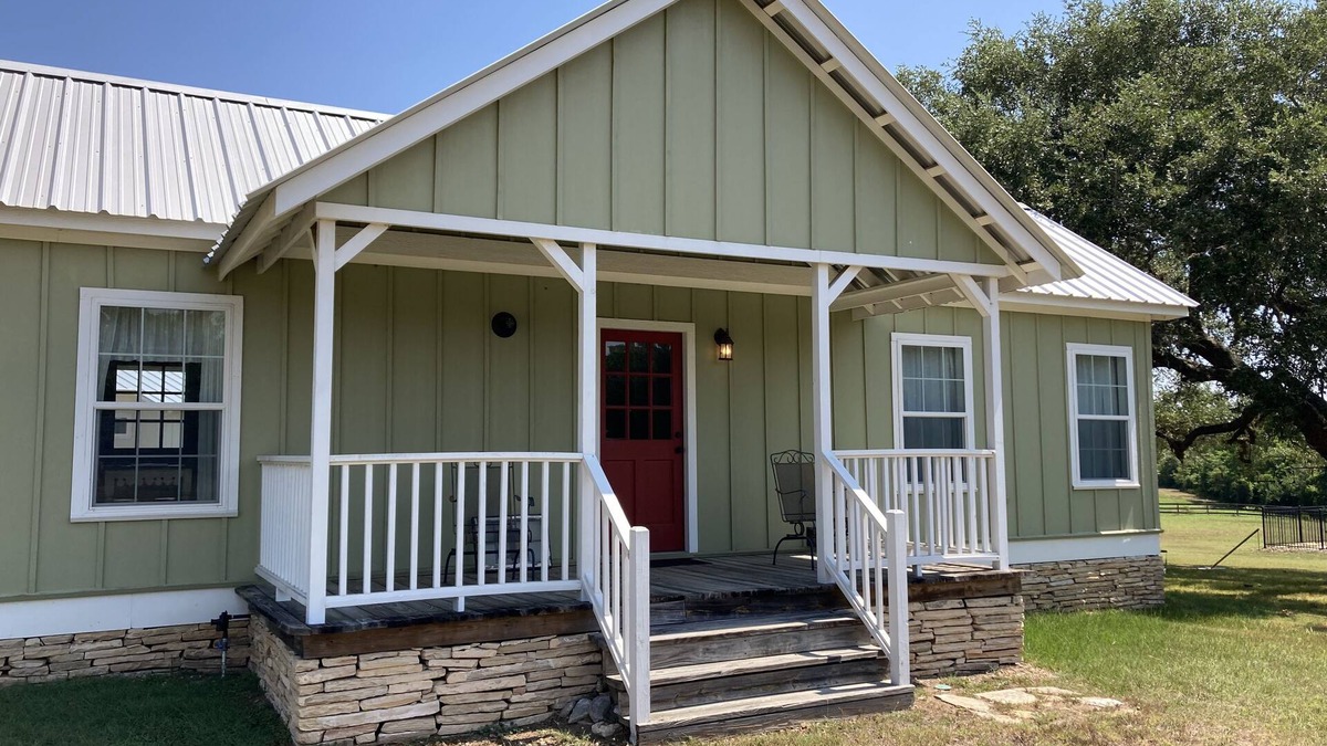 Round Top House | Cozy 2 Bedroom Cottage - 3/4 Mile to Round Top Center!