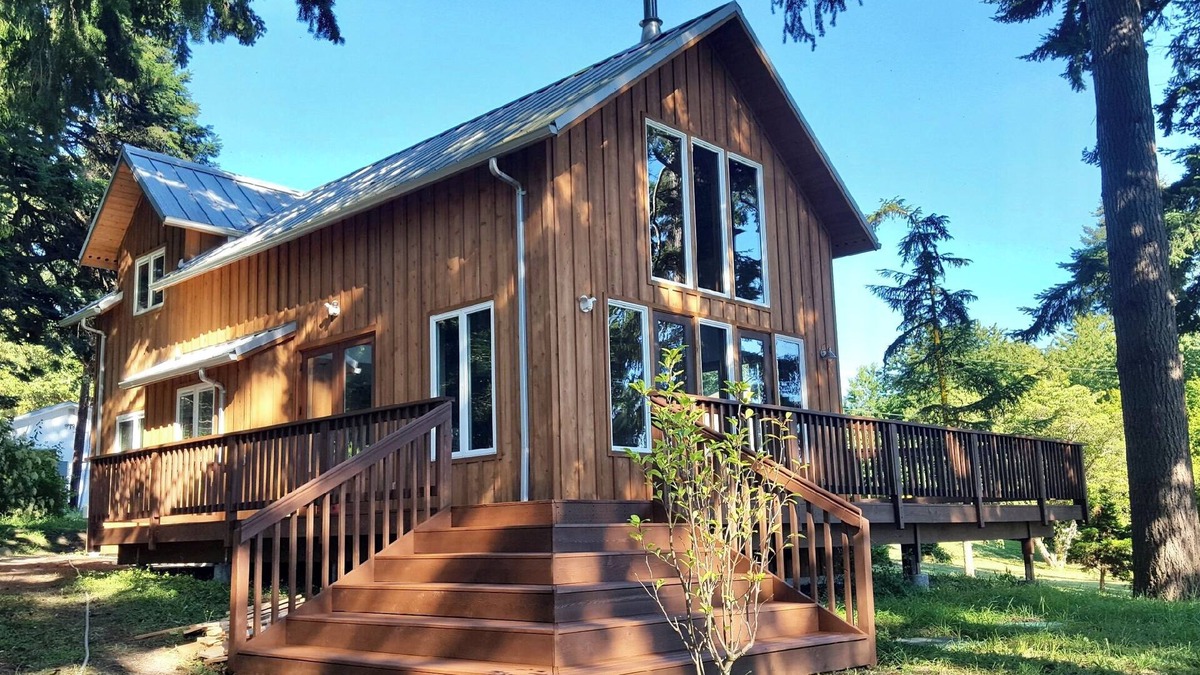 Camano Island Cottage | Cozy 2-bedroom cottage on welcoming Camano Island with great sunset views!