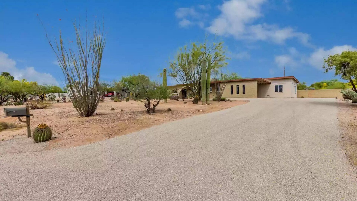 Ranchos De La Canada House | Cozy 2-bedroom guesthouse with dedicated workspace