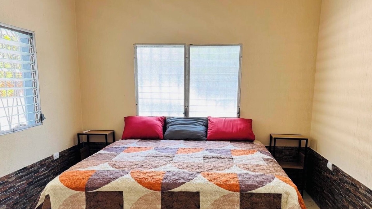 Izabal House | Cozy 2-bedroom house in welcoming Puerto Barrios with AC