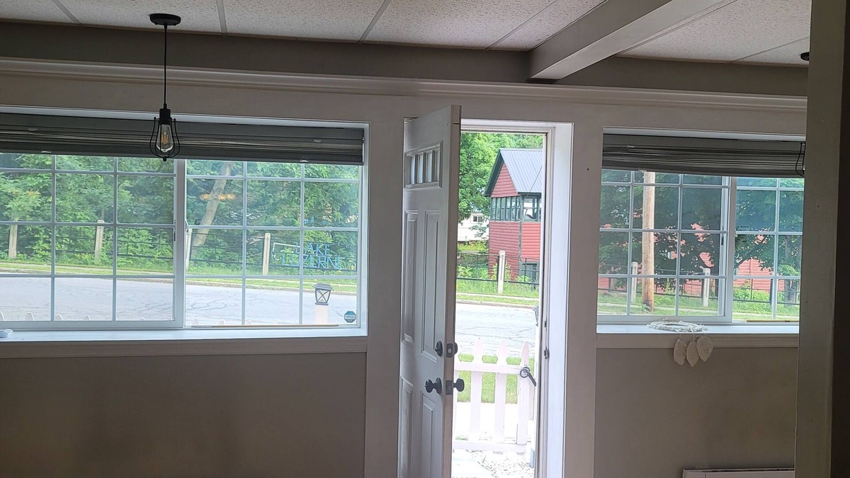 Lake Luzerne-Hadley House | Cozy 2-bedroom home in Lake Luzerne Centrally located to Lake George & Saratoga.