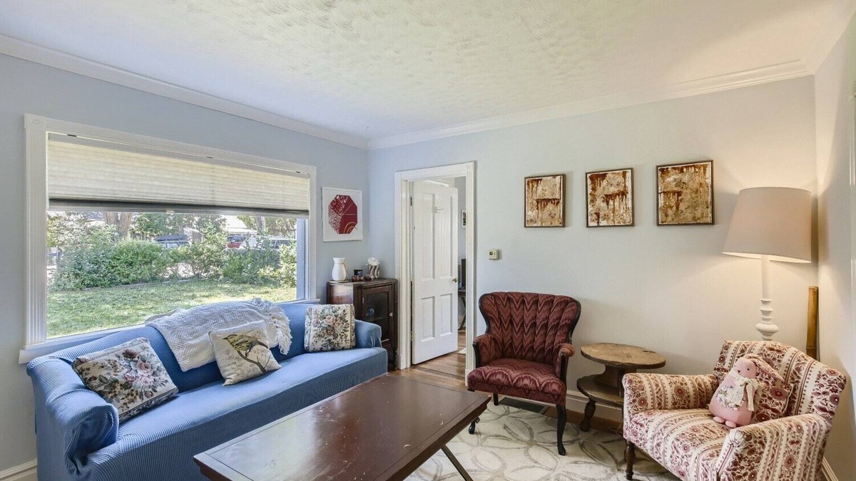 Longmont House | Cozy 2-bedroom home near main street - Pet Friendly