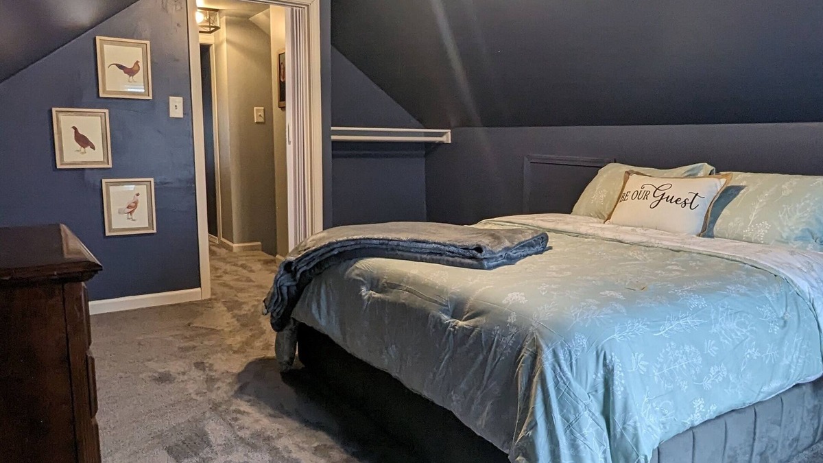Beach Park House | Cozy 2 bedroom home with a study.