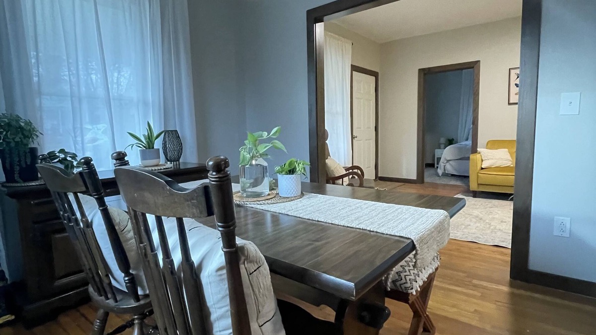 Beckley House | Cozy 2 bedroom house. 1 mile from i77, in Beckley West Virginia.