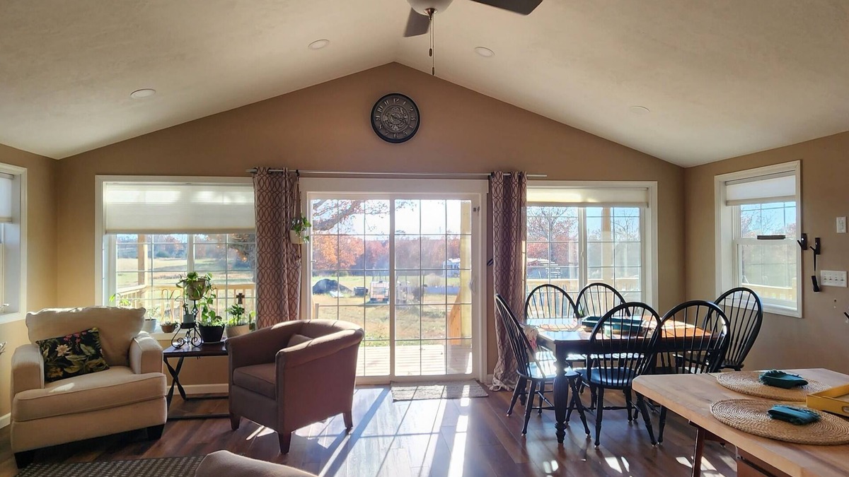 Richland House | Cozy 2-bedroom house in peaceful Richland with WiFi, AC