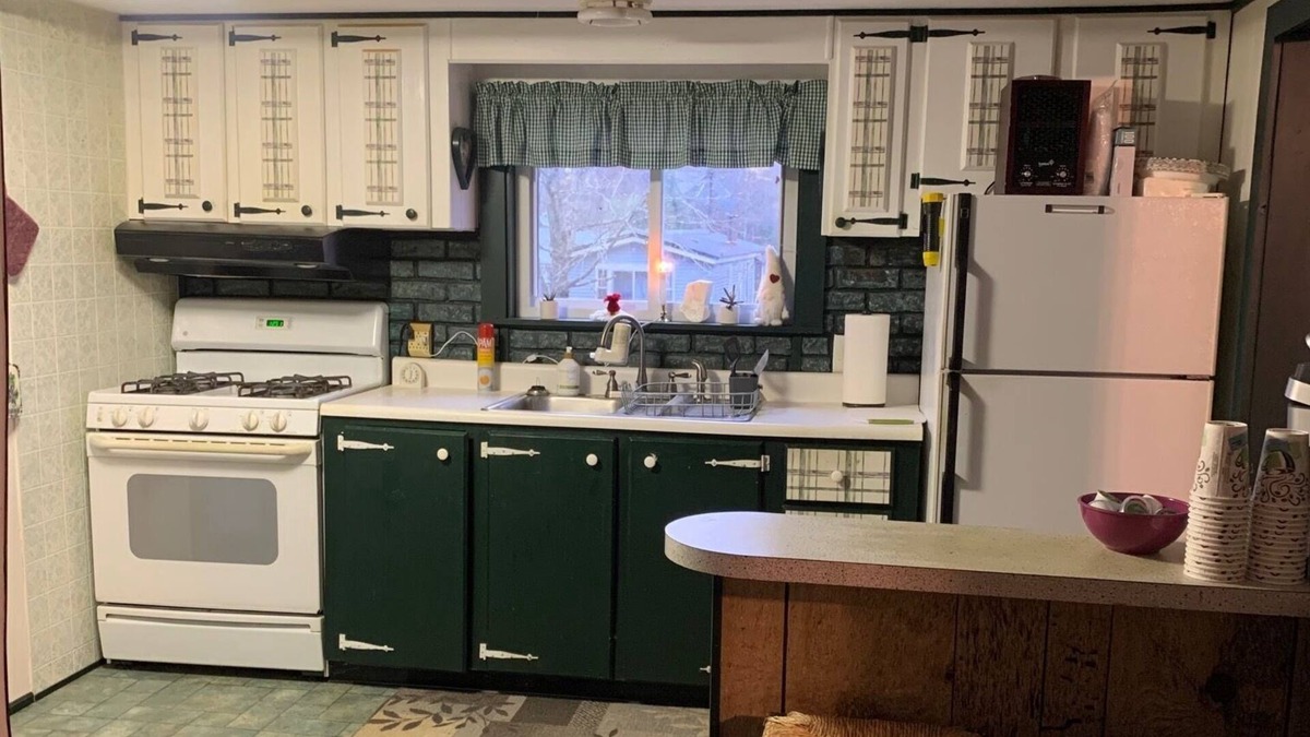 Wesley House | Cozy 2 bedroom house in Downeast Maine. Family/Pet Friendly.nNightly or Monthly