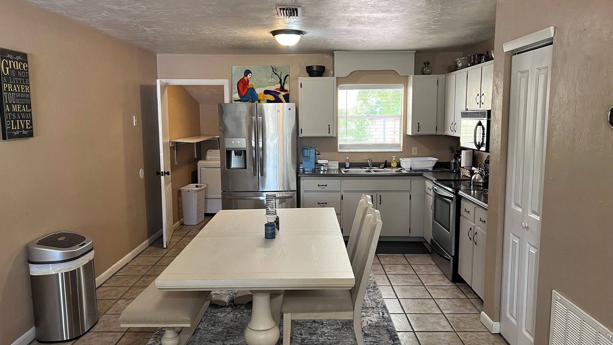 Chiefland House | Cozy 2-bedroom house in charming Chiefland with WiFi, AC