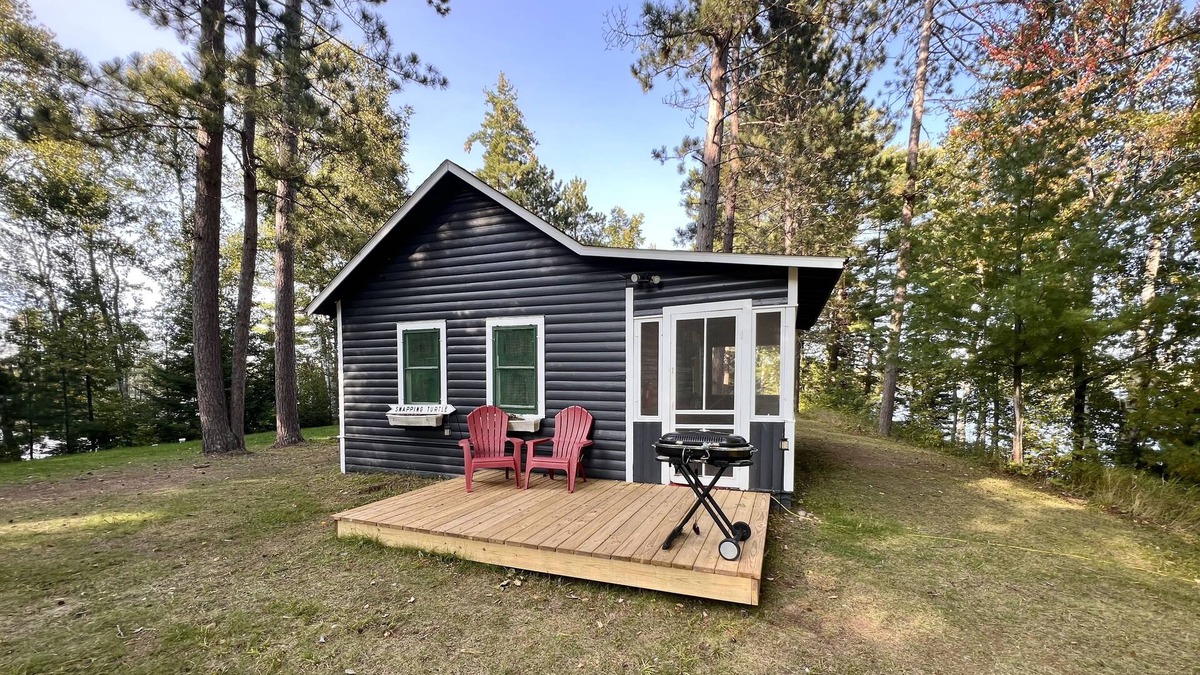 Iron County Cabin | Cozy 2 Bedroom Lakefront Cabin Turtle Point Outpost|Snapping Turtle