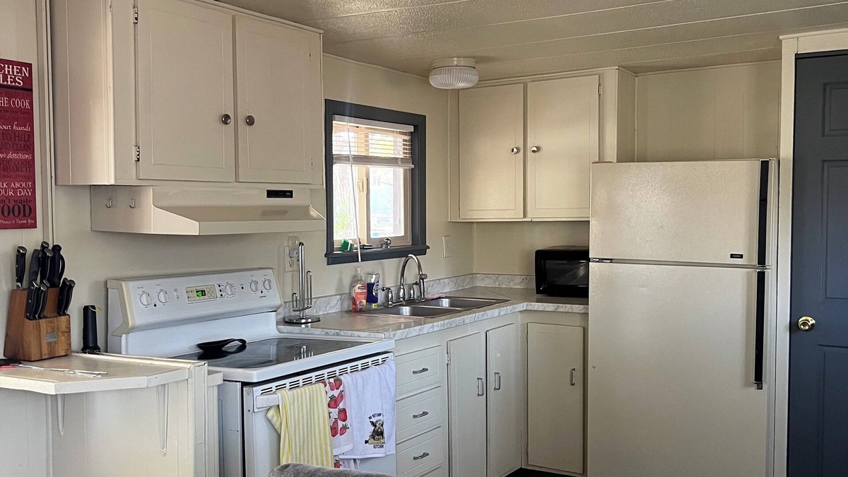 Salmon House | Cozy 2-bedroom mobile home in enchanting Salmon with WiFi, AC