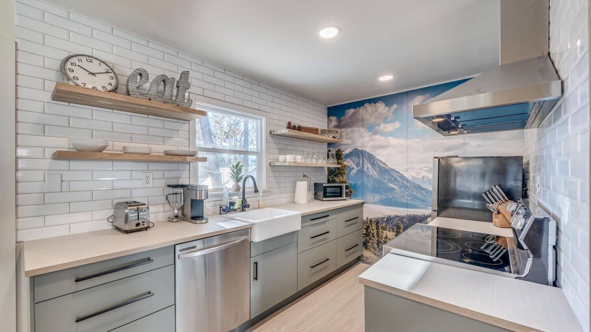Portola House | Cozy 2-bedroom Mountain Home in Portola