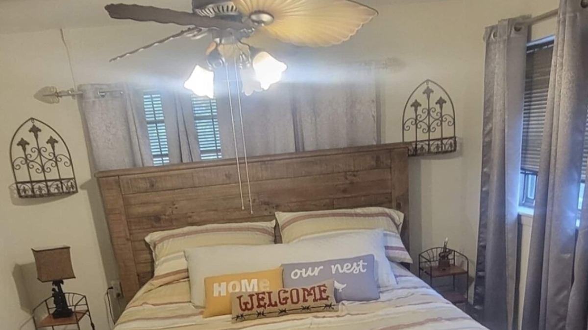 OST - South Union Apartment | Cozy 2 bedroom nook near Texas Medical Center, U of H, & Downtown Houston