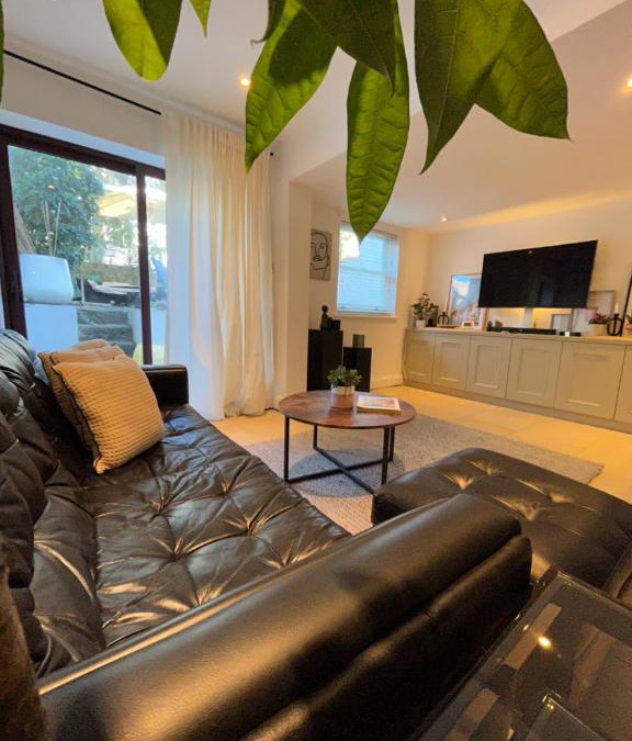Kennington Villa | Cozy 2-Bedroom Retreat with Modern Amenities