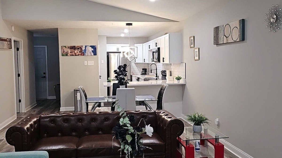 Pike House | Cozy 2-bedroom single family with AC, WiFi in charming Eagle Creek Indianapolis
